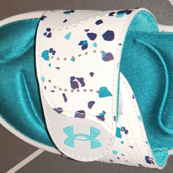 Under armour kids slides - Picture 6 of 6